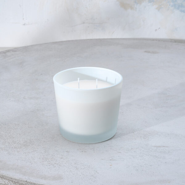 Reevie white candle